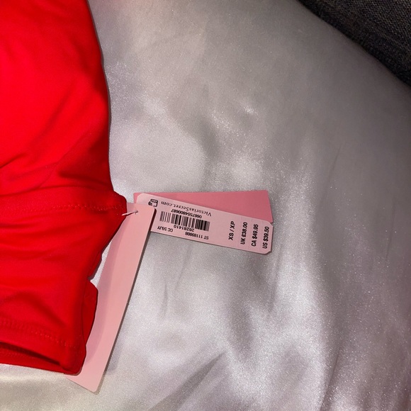 NWT V hardware bikini top. Size XS. - Picture 4 of 4